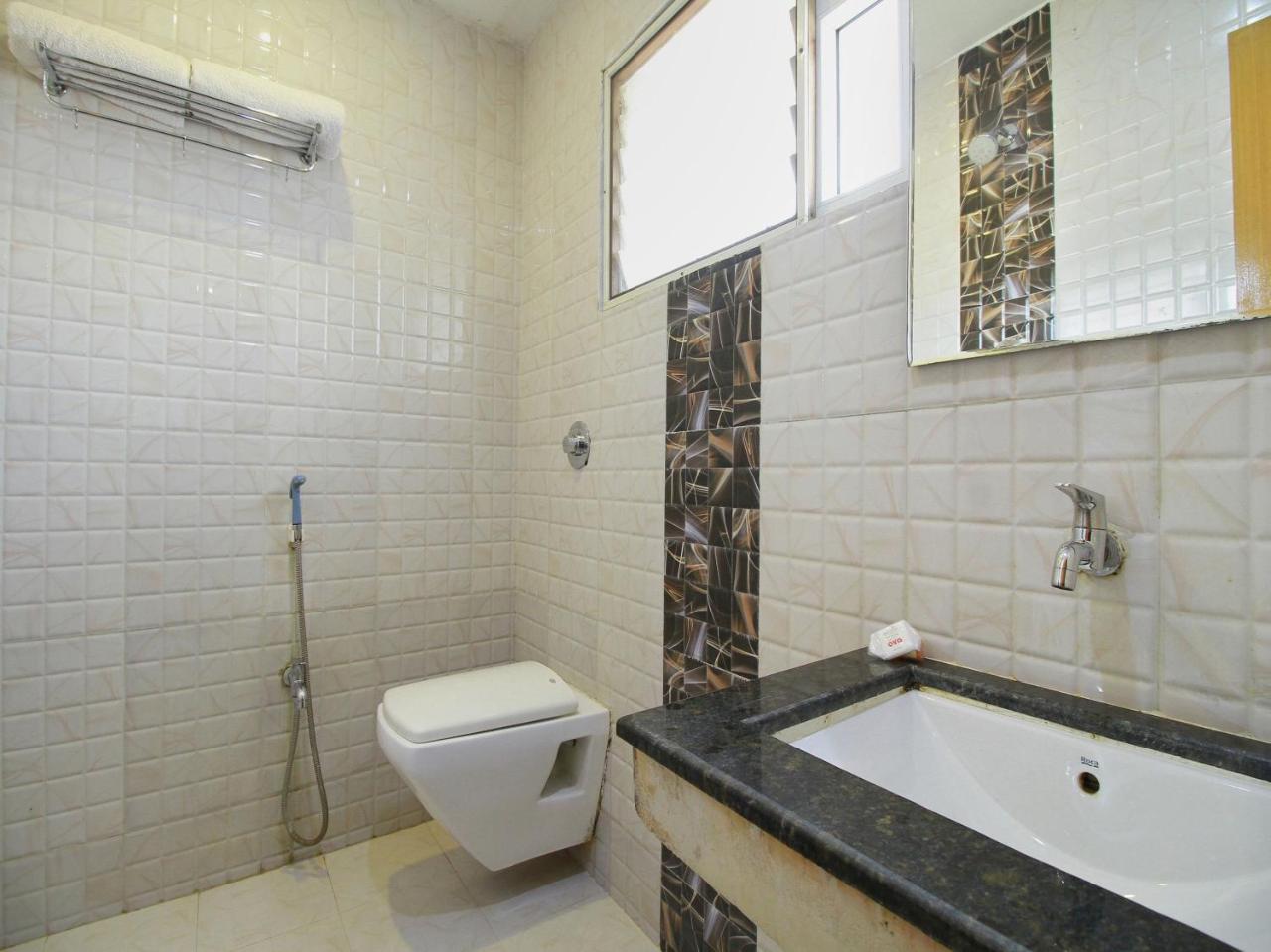 Oyo 15948 Hotel Srees Tiruchirappalli Zewnętrze zdjęcie