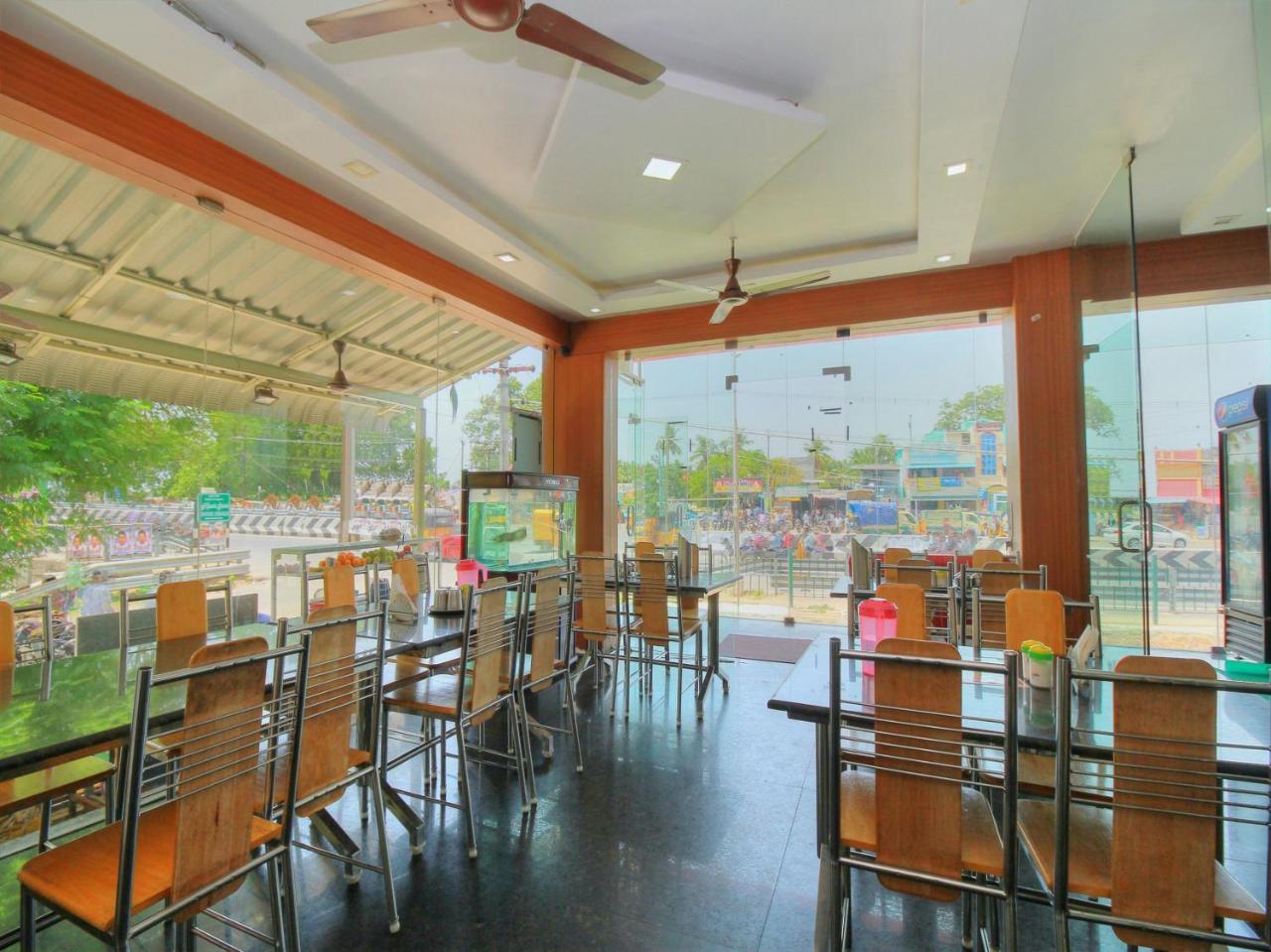Oyo 15948 Hotel Srees Tiruchirappalli Zewnętrze zdjęcie