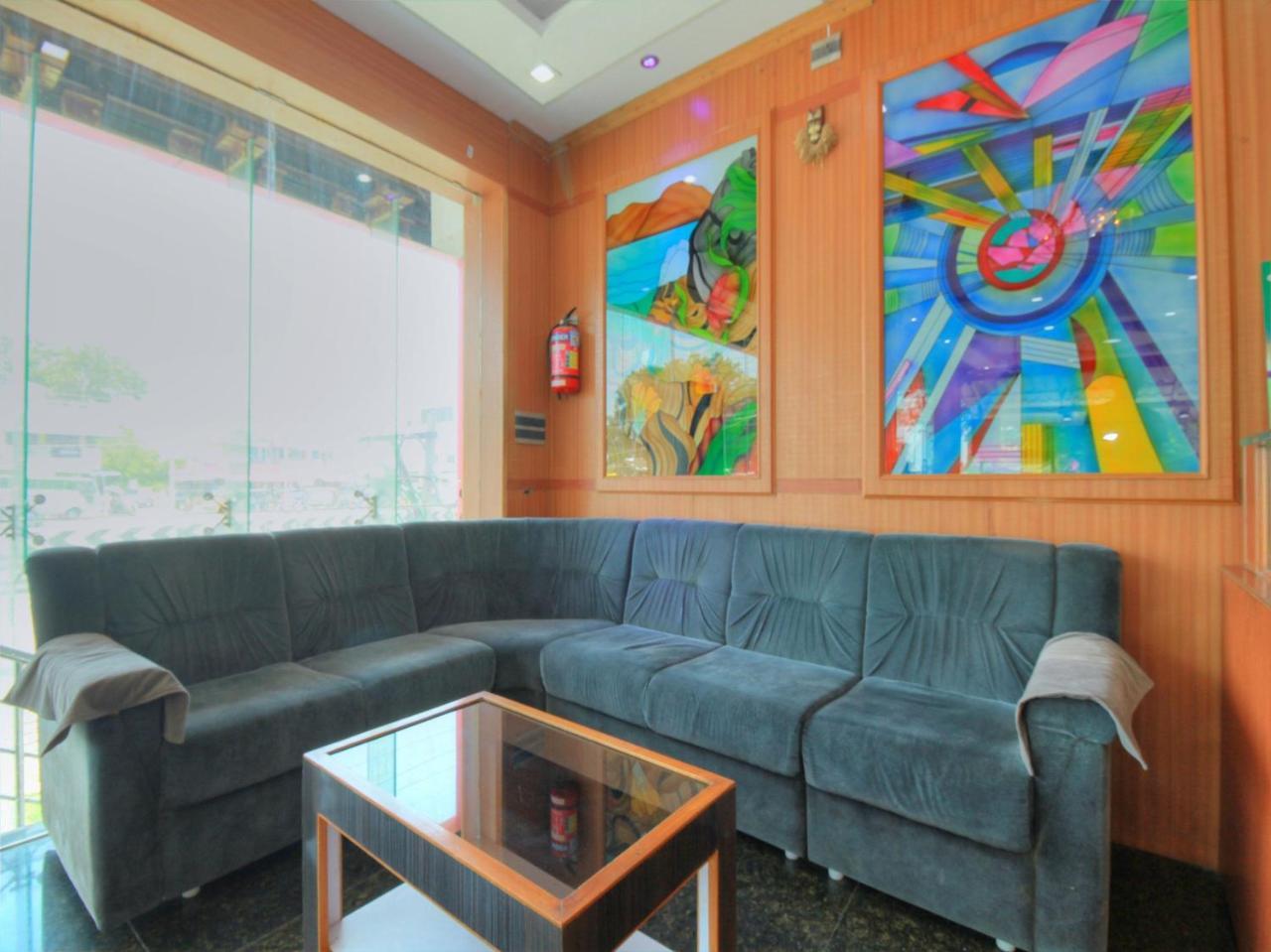Oyo 15948 Hotel Srees Tiruchirappalli Zewnętrze zdjęcie
