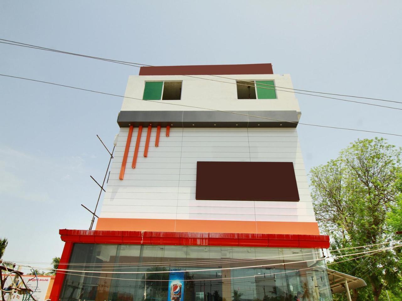 Oyo 15948 Hotel Srees Tiruchirappalli Zewnętrze zdjęcie