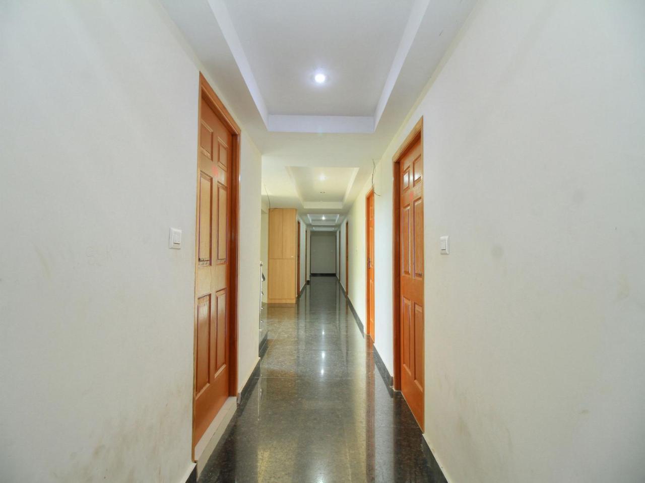 Oyo 15948 Hotel Srees Tiruchirappalli Zewnętrze zdjęcie