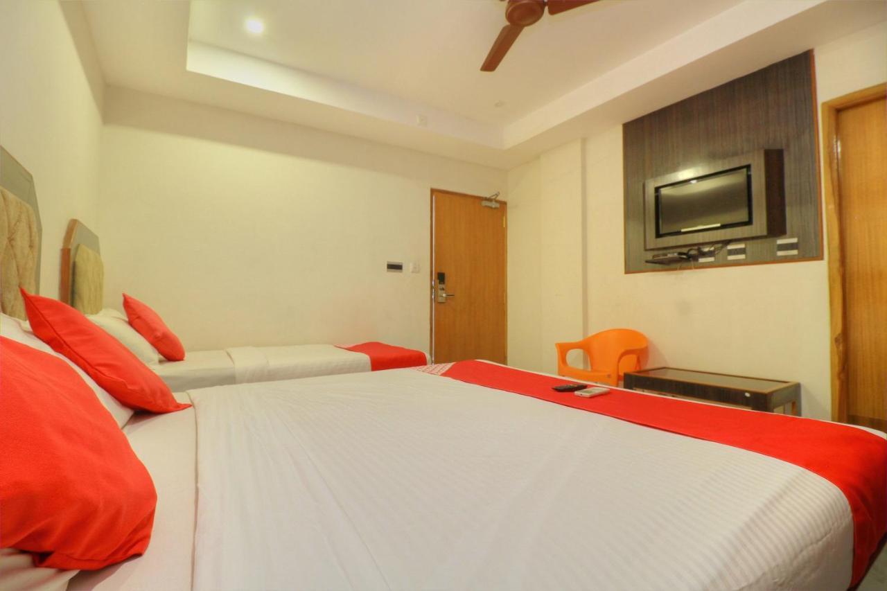 Oyo 15948 Hotel Srees Tiruchirappalli Zewnętrze zdjęcie